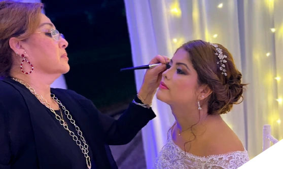 Aplicación de maquillaje para la novia