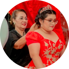 Maquillaje y peinado para quinceañeras